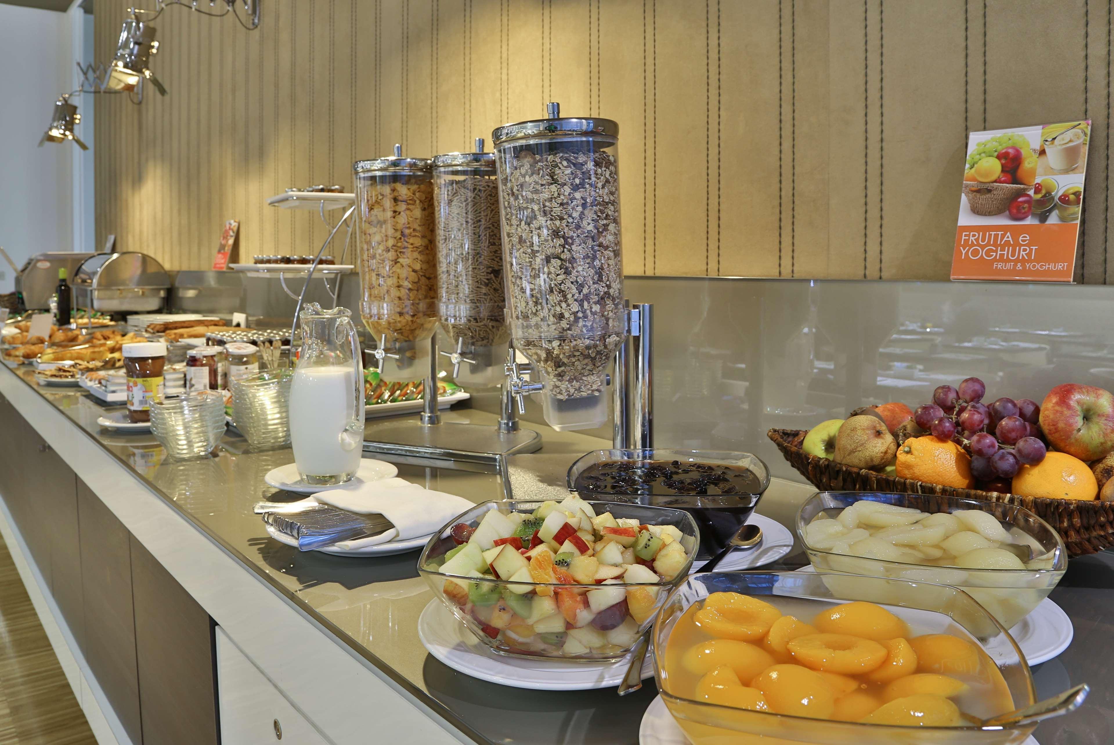 Best Western Premier Chc Airport Генуа Екстериор снимка