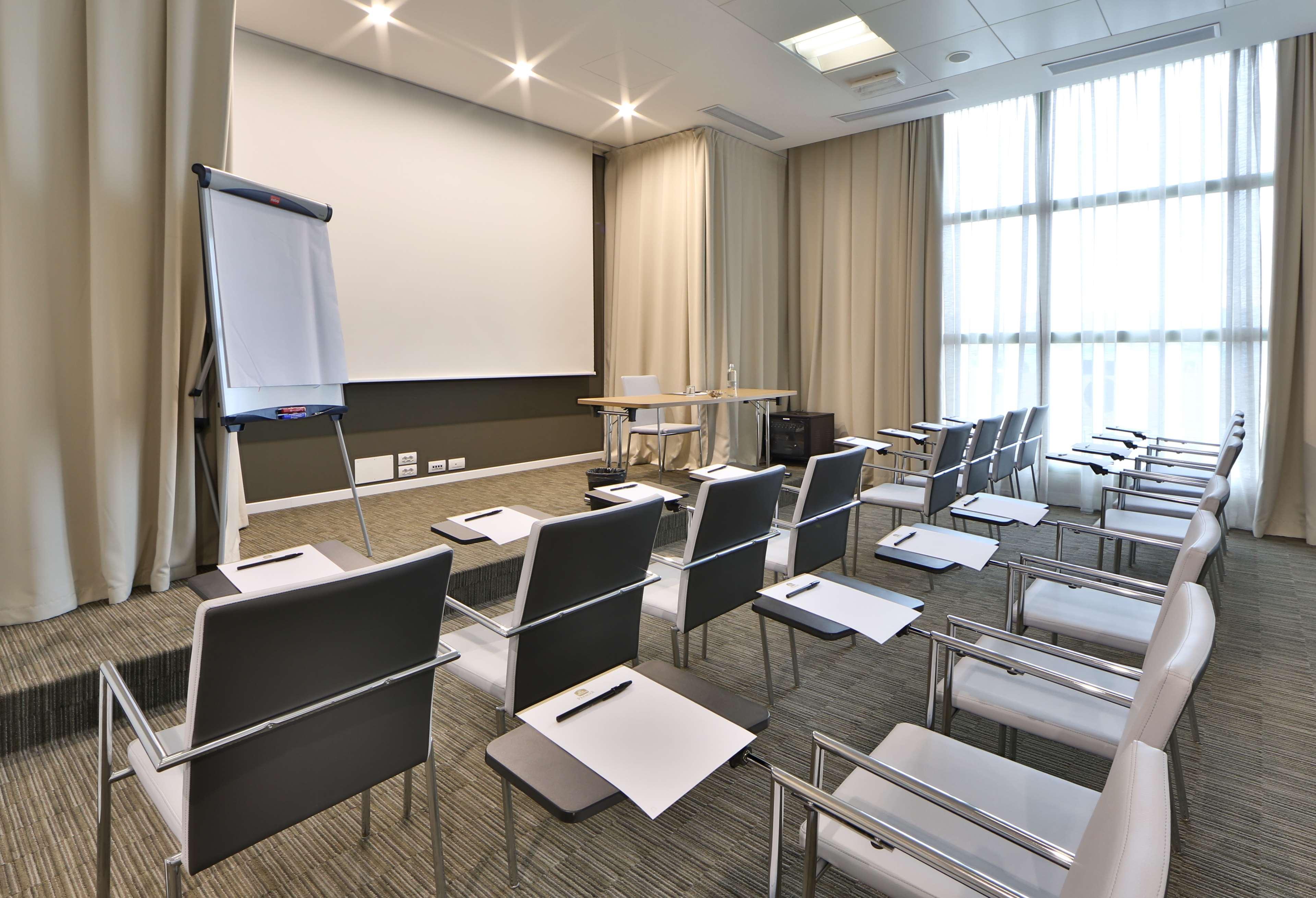 Best Western Premier Chc Airport Генуа Екстериор снимка