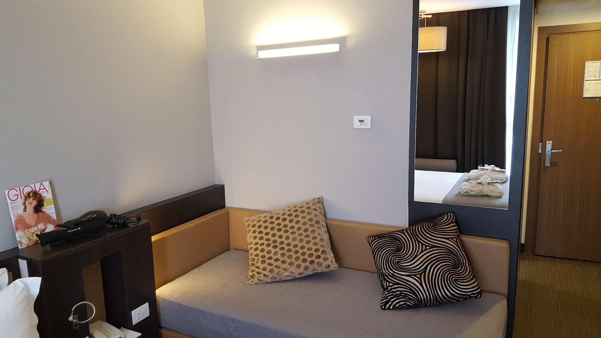 Best Western Premier Chc Airport Генуа Екстериор снимка