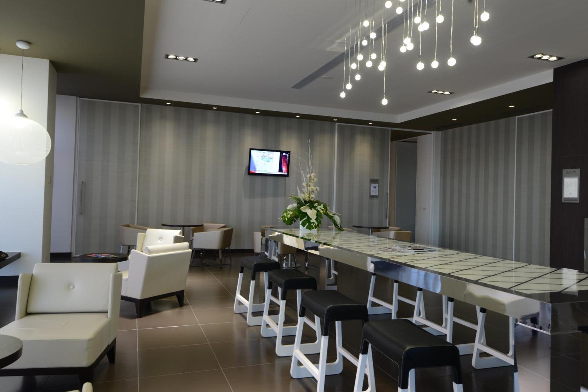 Best Western Premier Chc Airport Генуа Екстериор снимка