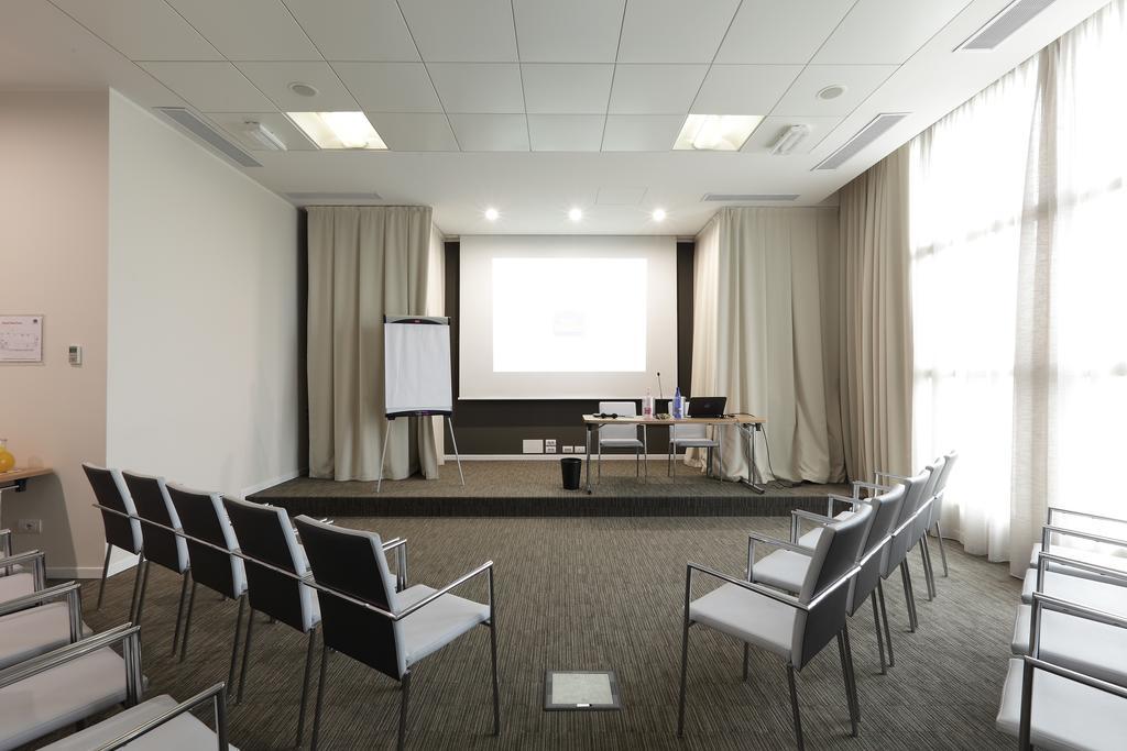 Best Western Premier Chc Airport Генуа Екстериор снимка