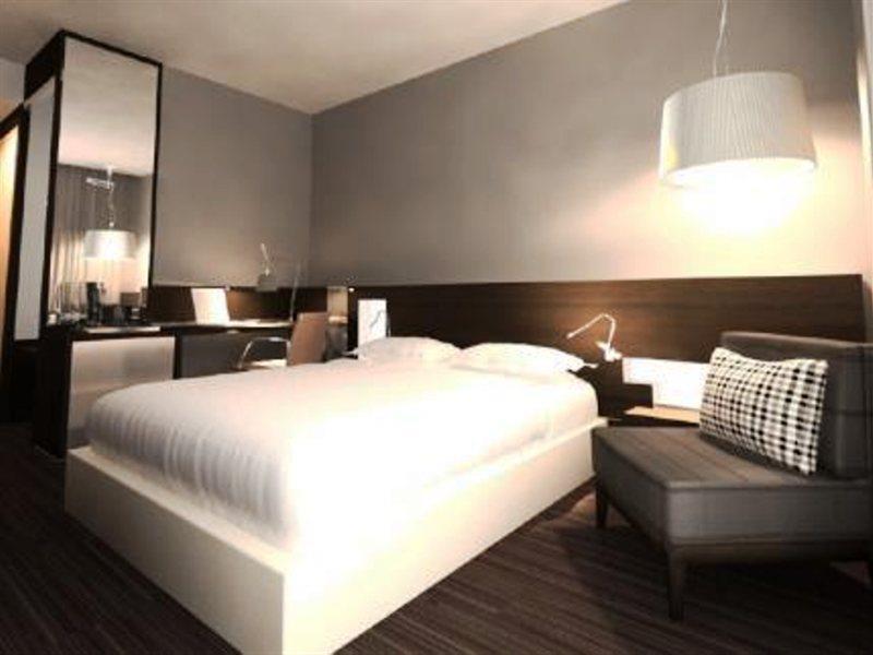 Best Western Premier Chc Airport Генуа Екстериор снимка