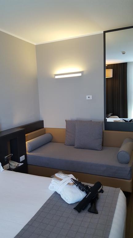 Best Western Premier Chc Airport Генуа Екстериор снимка