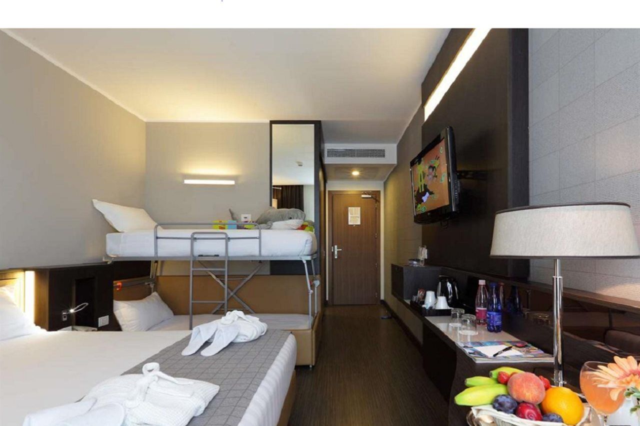 Best Western Premier Chc Airport Генуа Екстериор снимка